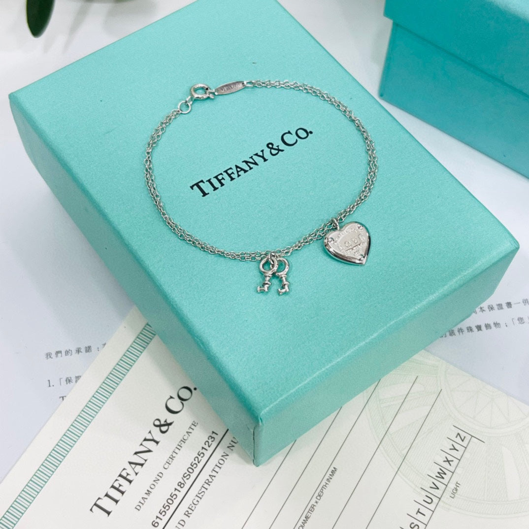 18K T Heart Tag Key Bracelet