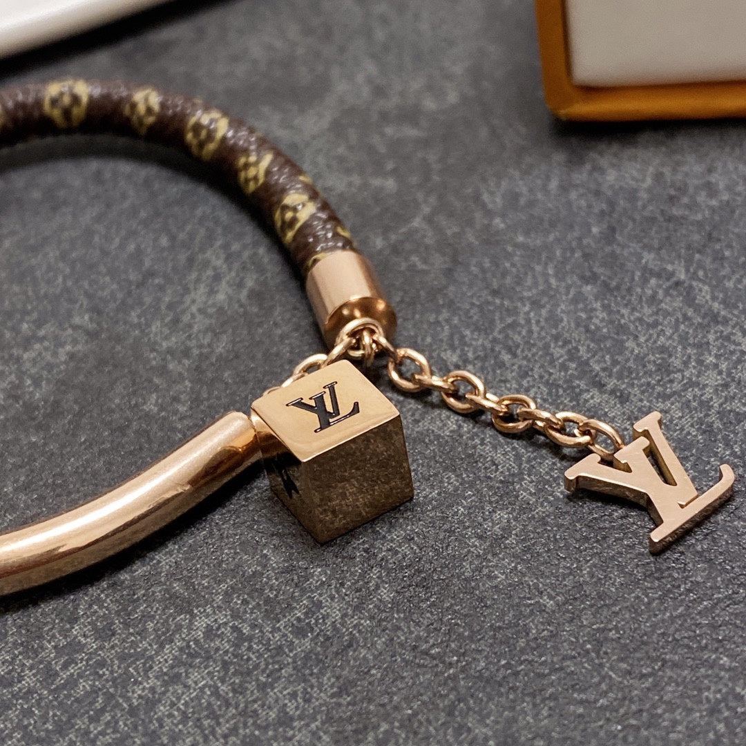 18K Louis Dice Bracelet